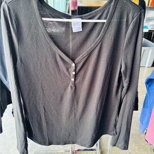 stars above Black Long-Sleeve Henley V-Neck Top